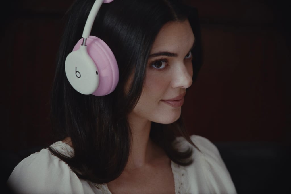 Kendall-Jenner-is-the-faces-of-Beats-360-campaign-3