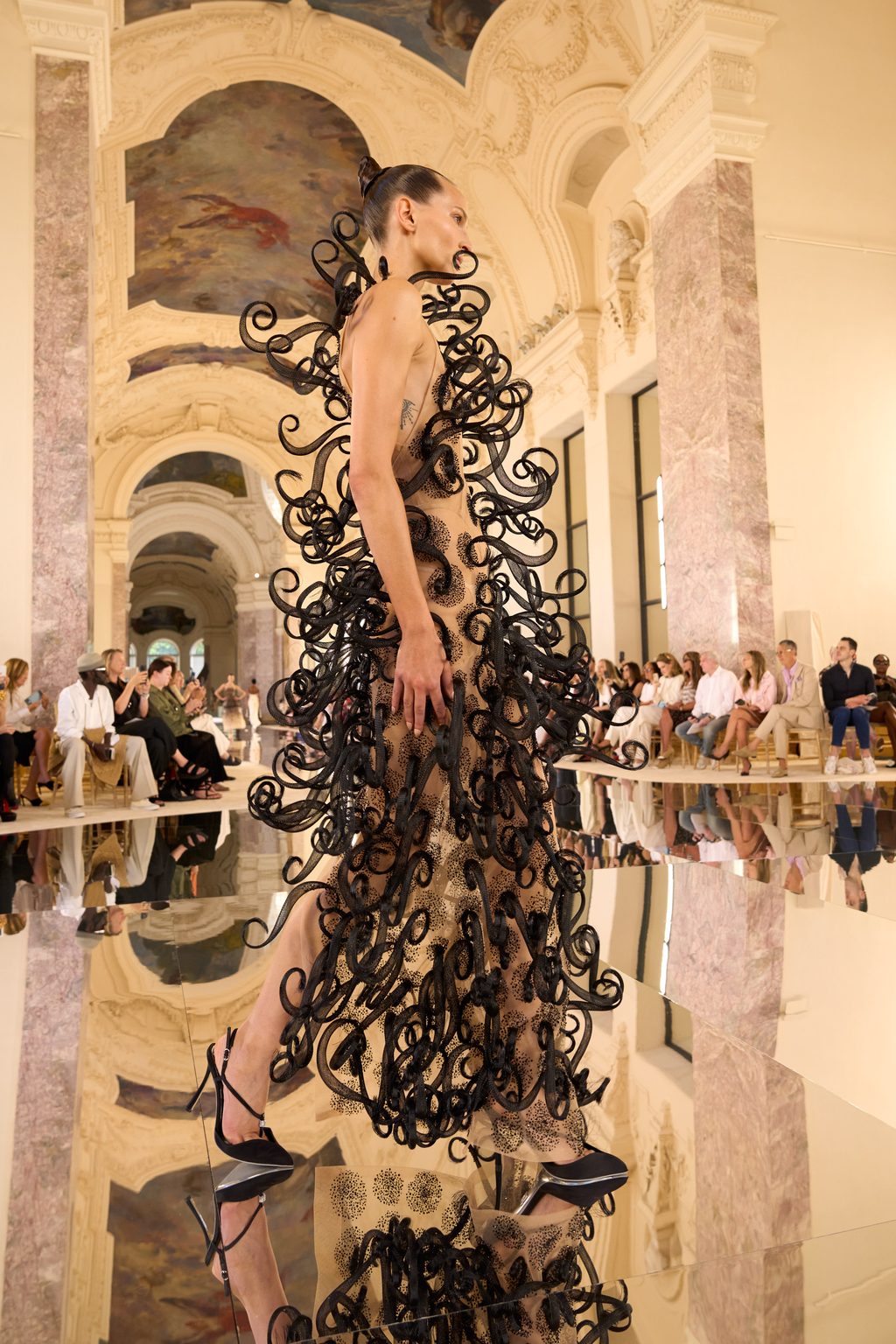 Schiaparelli Haute Couture Look 09