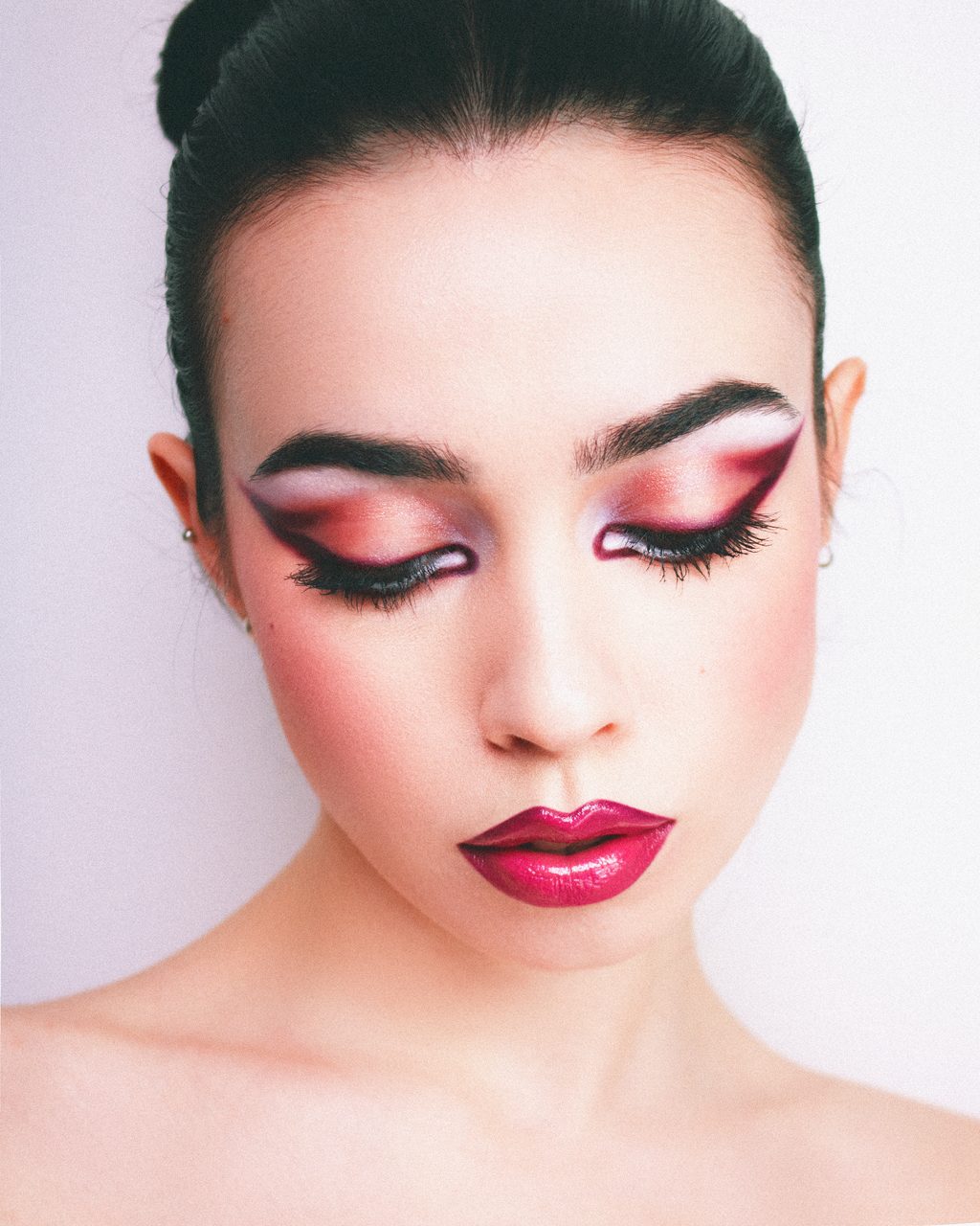 makeup-artist-raluca-is-redefining-the-word-glam